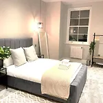 Home Crowd Luxury Apartments - Park View