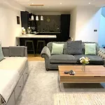 Home Crowd Luxury Apartments - Park View